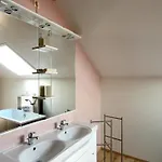 Escape With Bubble Bath Hébergement de vacances Martilly